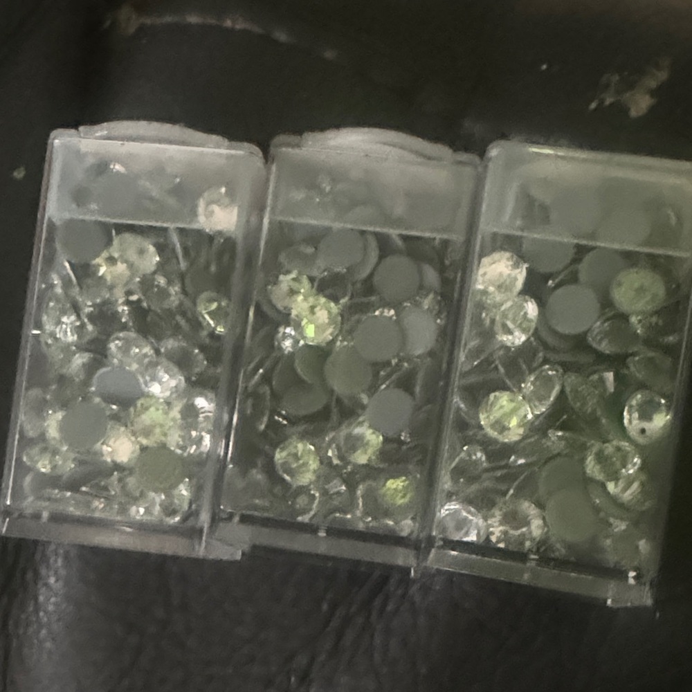 Loose Flatback Rhinestones - Iridescent Clear/Light Green Mix